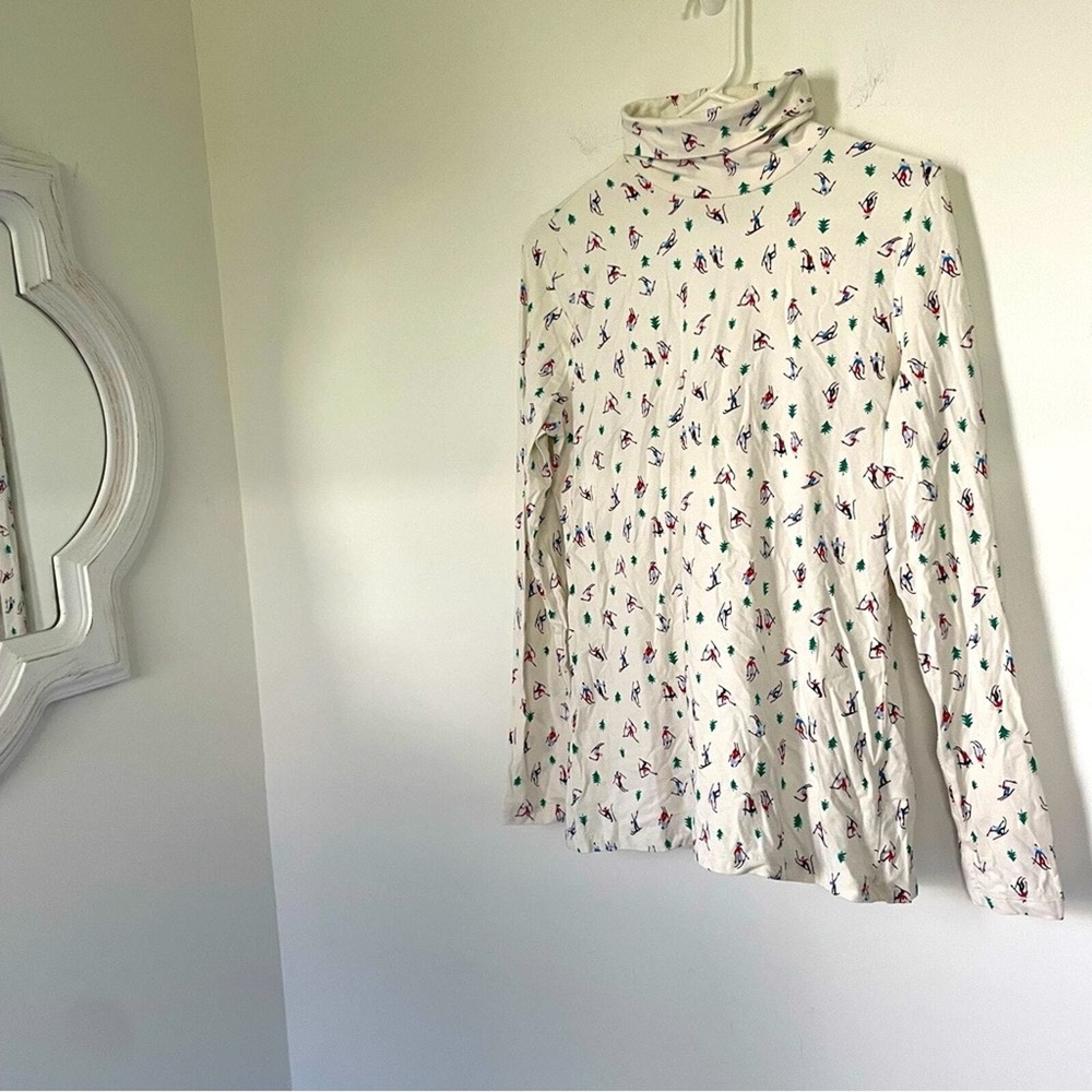 Lands' End‎ Turtleneck Women Medium White Skier Novelty Print Top Long Sleeve